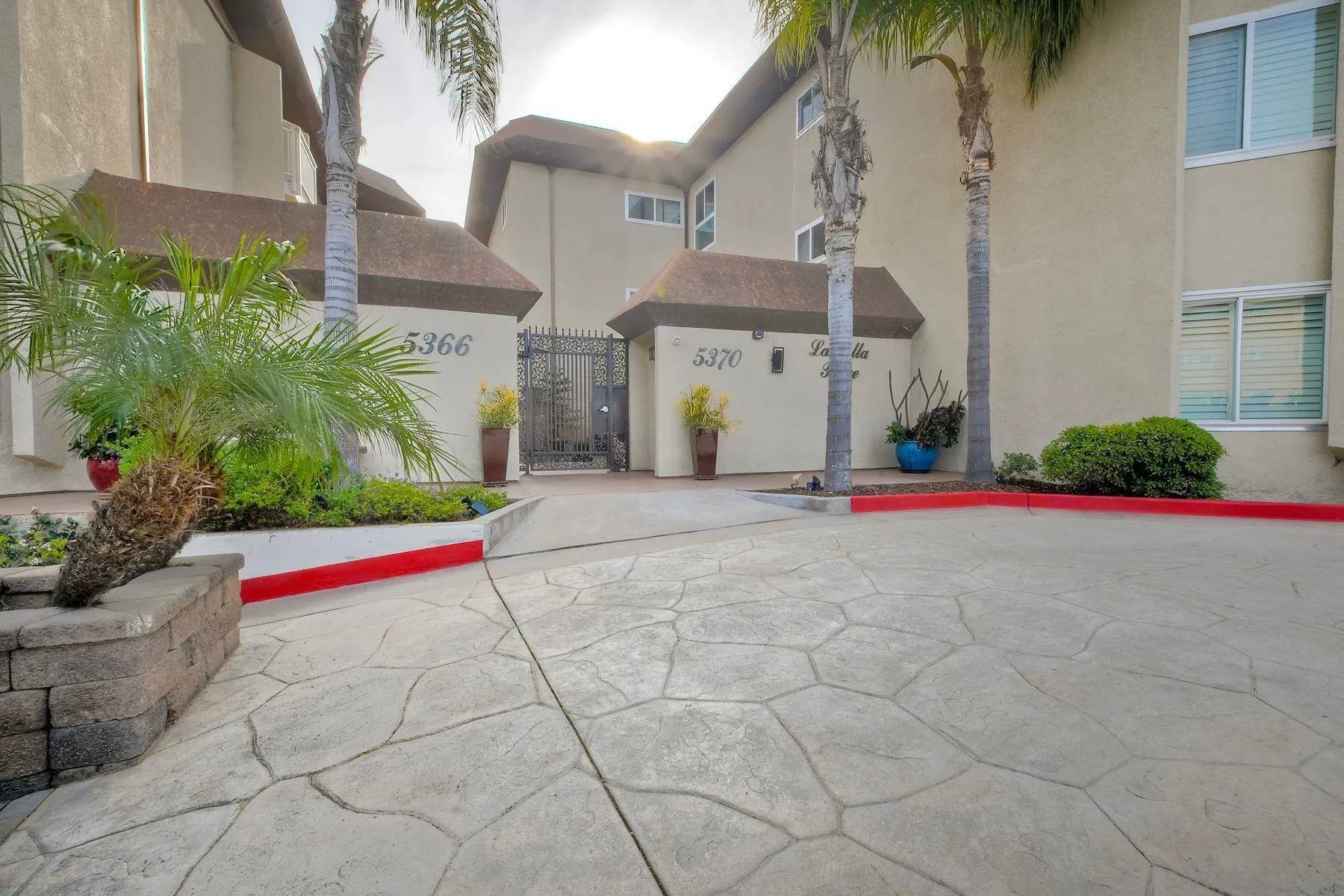 La Jolla, CA 92037,5370 La Jolla Blvd #305B