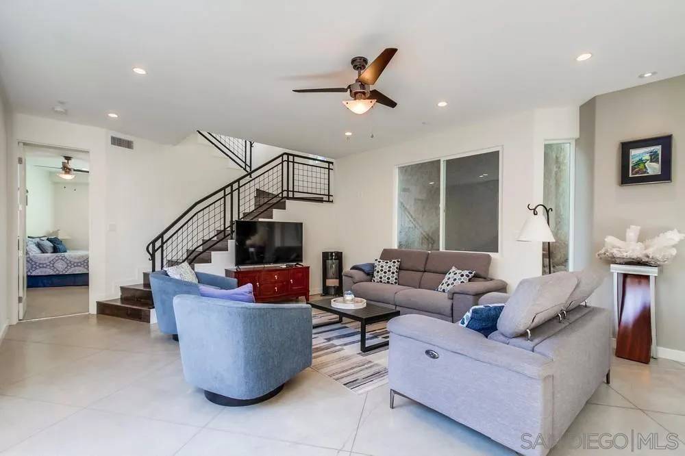Escondido, CA 92026,28548 Meadow Glen Way W