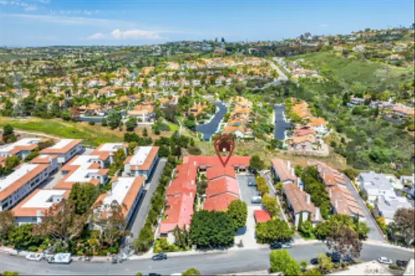 Carlsbad, CA 92009,2352 Altisma Way #15