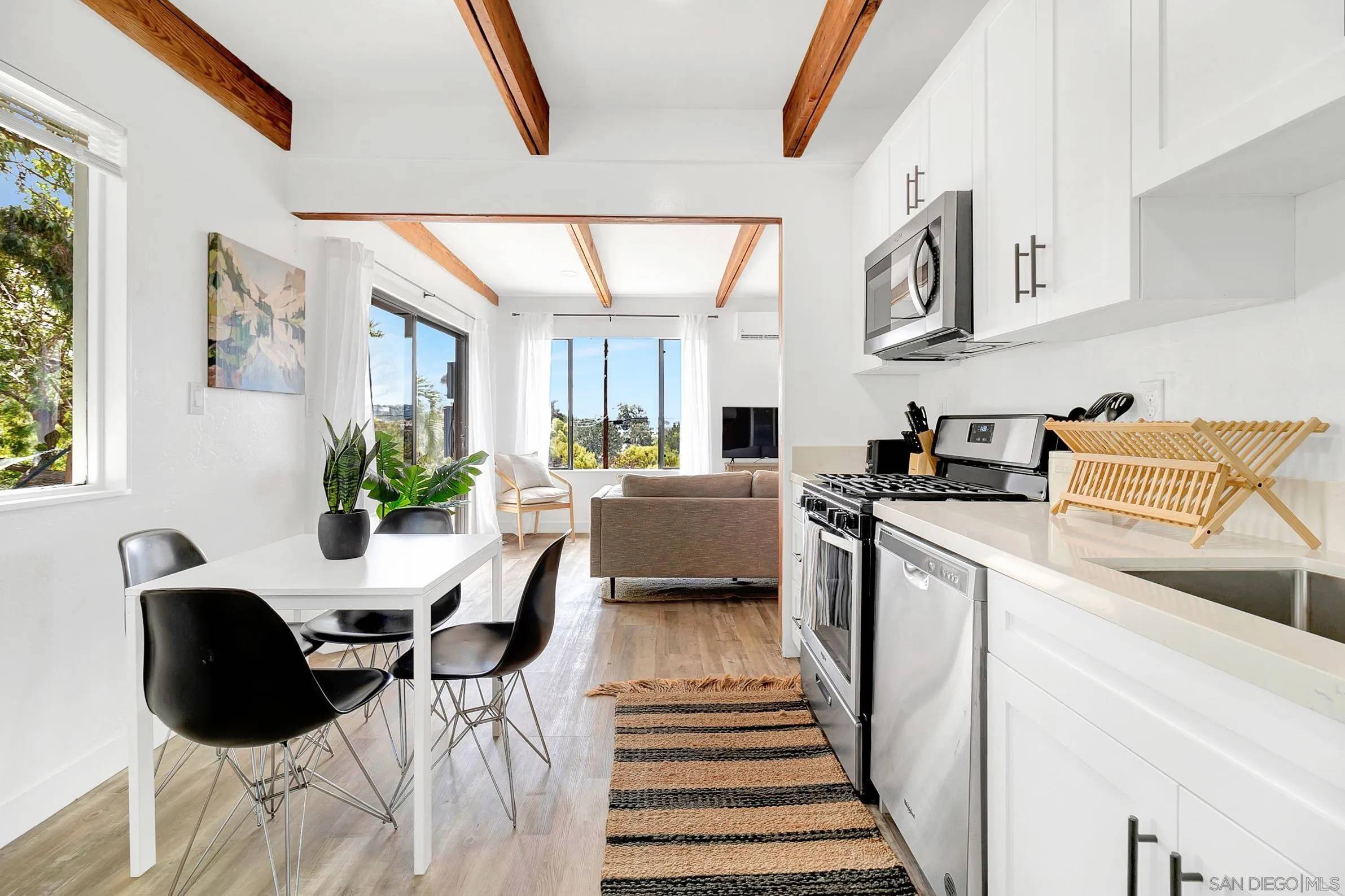 San Diego, CA 92130,3854-56 Via Del Mar