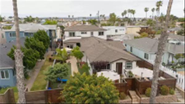 San Diego, CA 92109,1215-17 Grand Ave