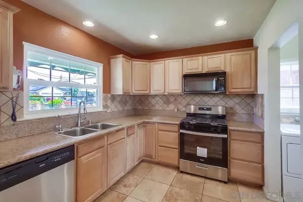 San Diego, CA 92114,5233 Reynolds St