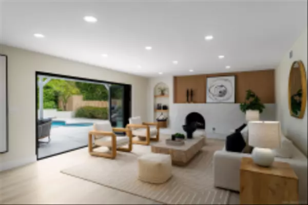 Carlsbad, CA 92009,3326 Fosca St