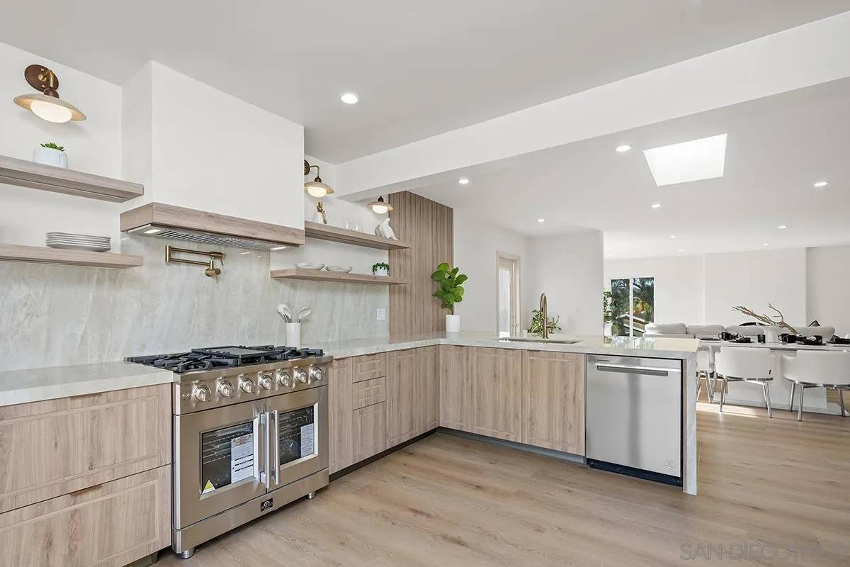 5223 Aleman Pl, Bonita, CA 91902