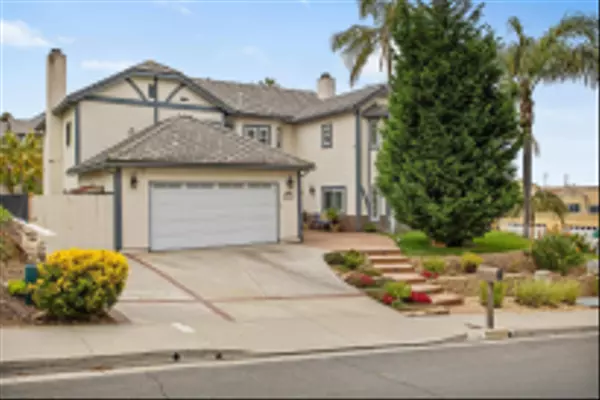 Carlsbad, CA 92009,6823 Corintia St