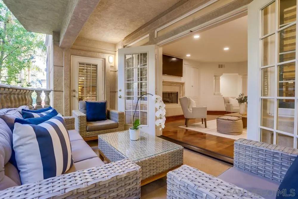 La Jolla, CA 92037,2888 Torrey Pines Rd