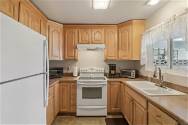 Oceanside, CA 92057,3865 Bay Leaf Way