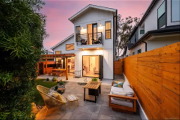 La Jolla, CA 92037,623 Colima St