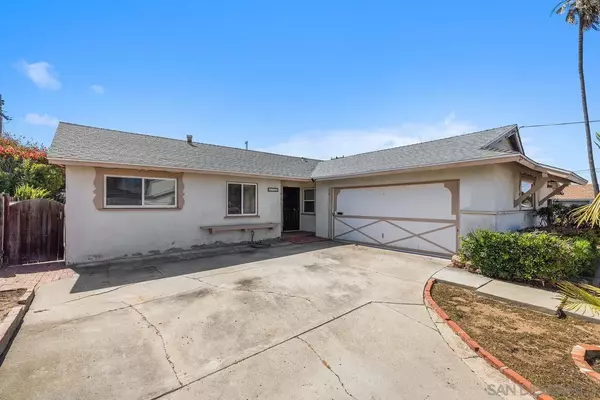 San Diego, CA 92117,5236 Lodi St