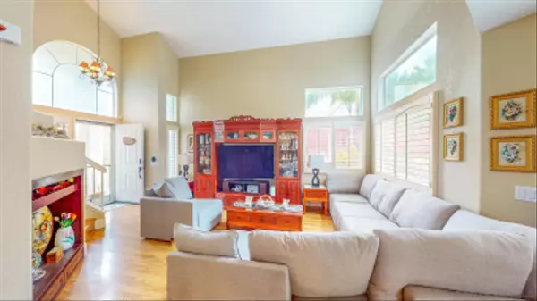Escondido, CA 92026,29825 Platanus Dr