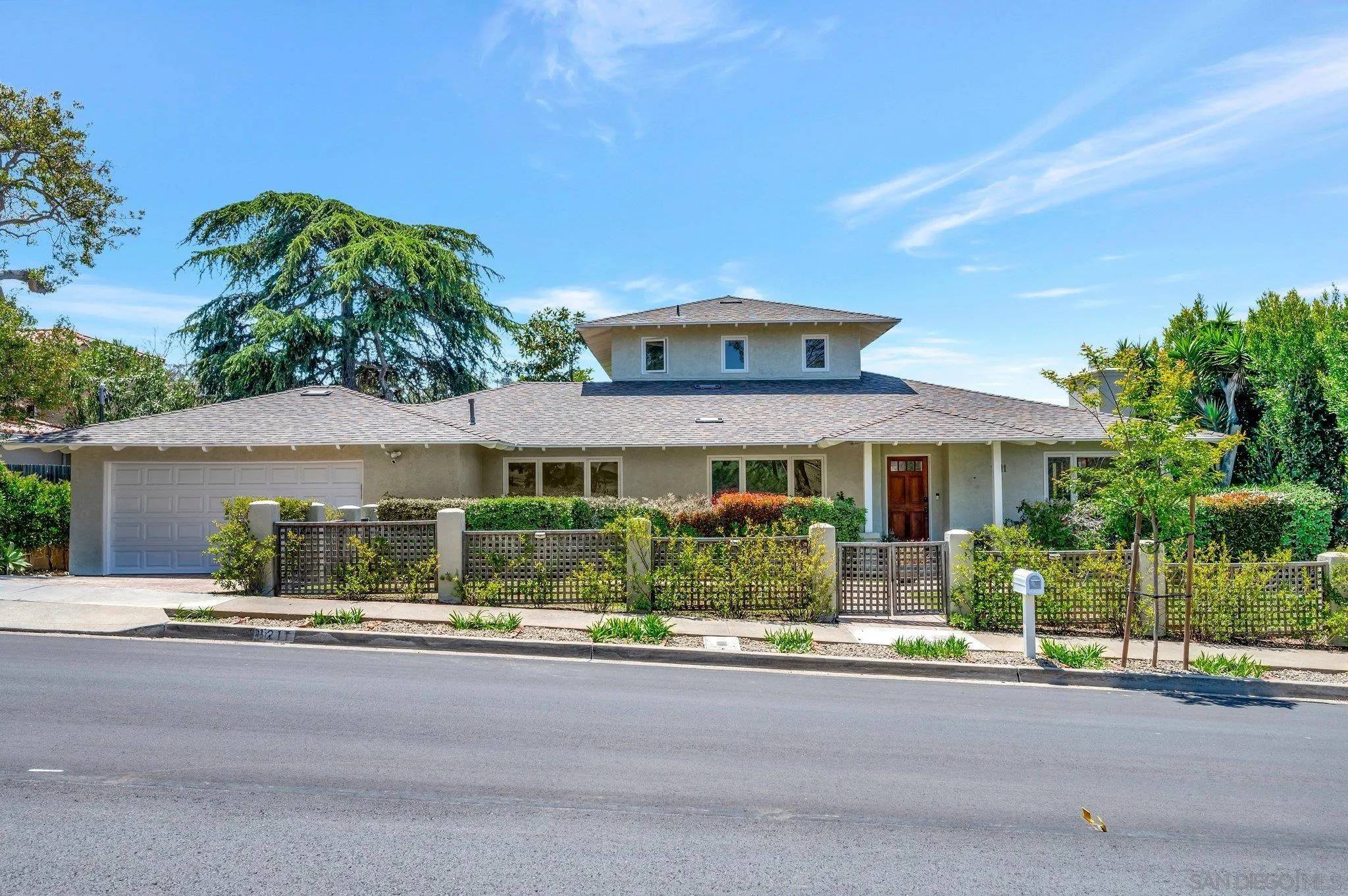 La Jolla, CA 92037,1211 W Muirlands Dr