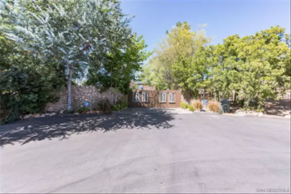 Valley Center, CA 92082,27392 Tumbleweed Tr.