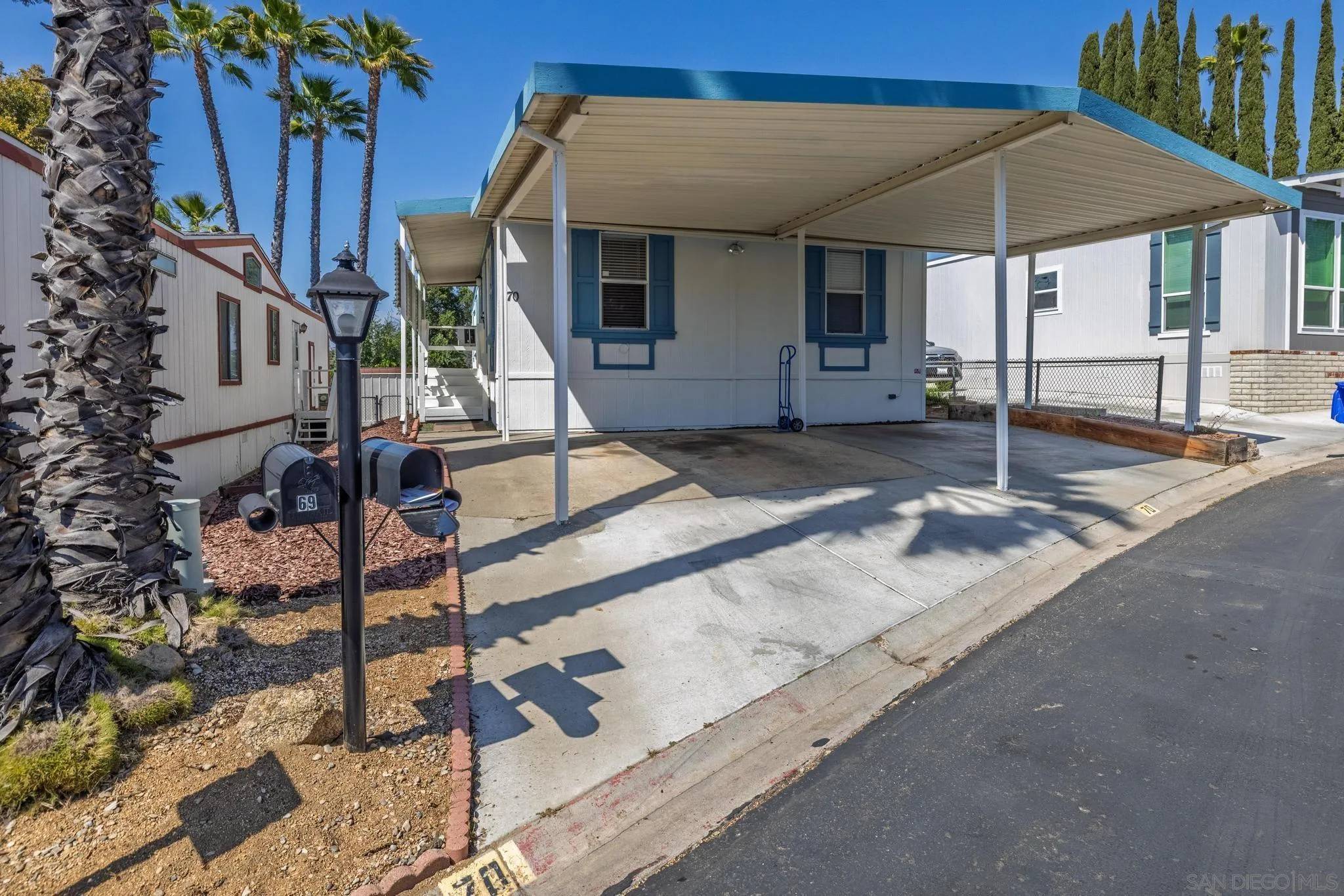 Lakeside, CA 92040,13450 HWY 8 Business