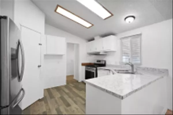 Perris, CA 92571,80 E Dawes St #127