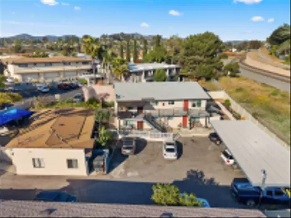 Vista, CA 92083,836 Sinkler Way