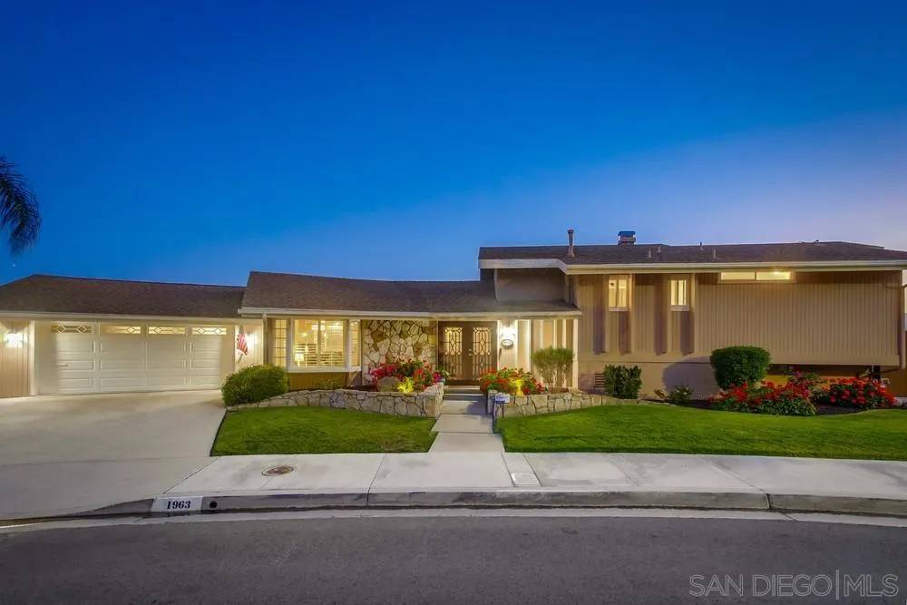 El Cajon, CA 92020,1963 Hacienda Circle