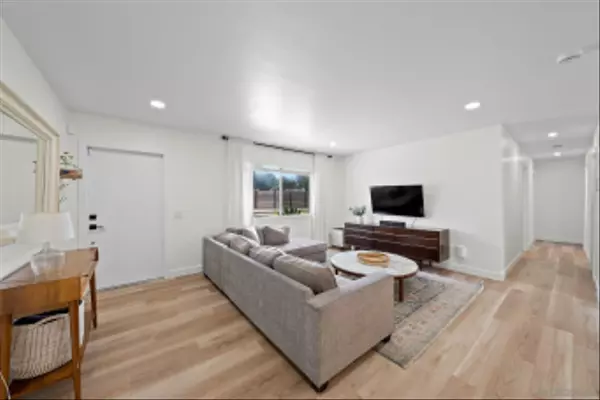 Lakeside, CA 92040,12244 Lakeshore Drive
