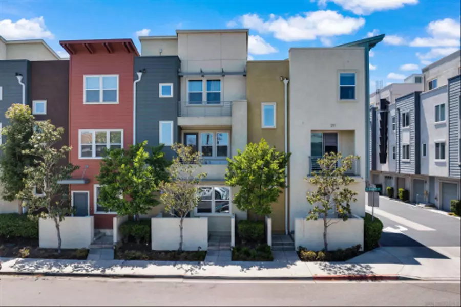 211 S Orange St #104, Escondido, CA 92025