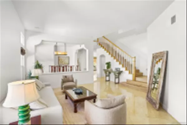 San Diego, CA 92130,5032 Manor Ridge Ln