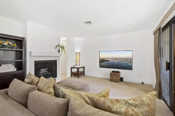 San Diego, CA 92129,10379 Azuaga St #139