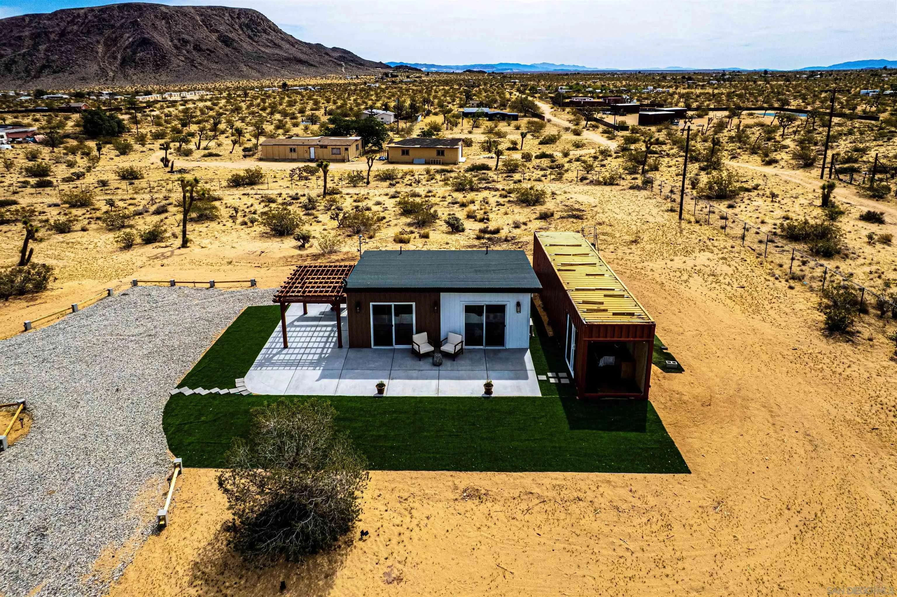 Landers, CA 92285,2135 Road Runner Ln