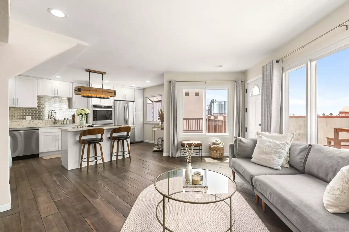 San Diego, CA 92107,4494 Mentone St #21