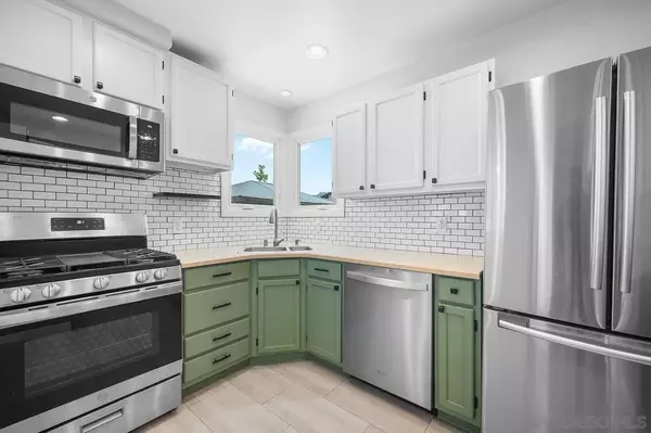 La Mesa, CA 91942,8787 Washington Avenue