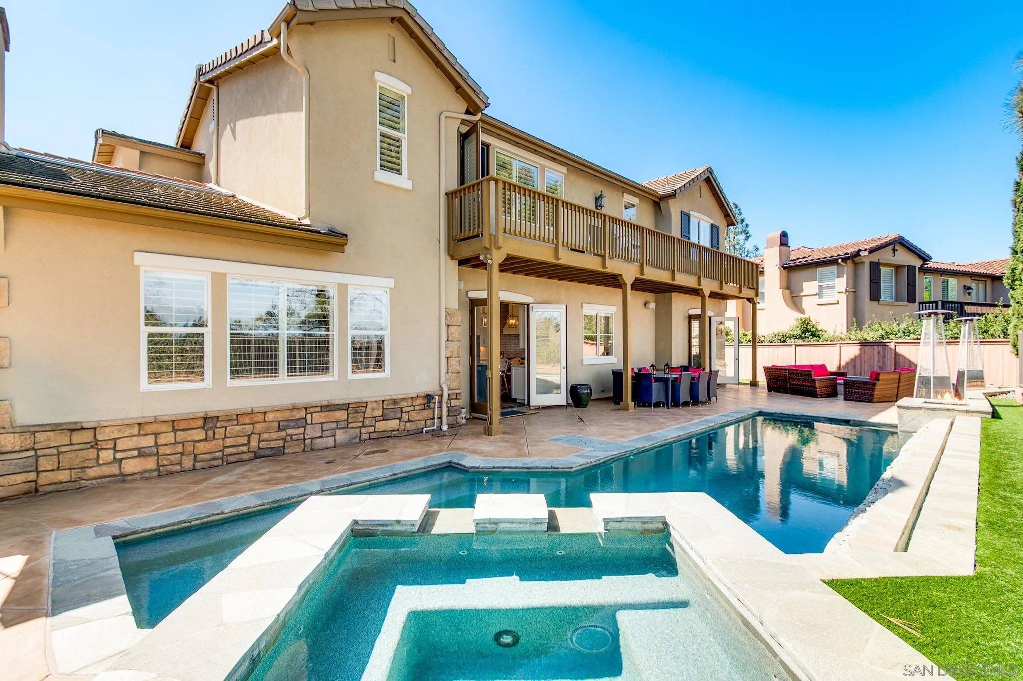 Encinitas, CA 92024,571 Lynwood Dr
