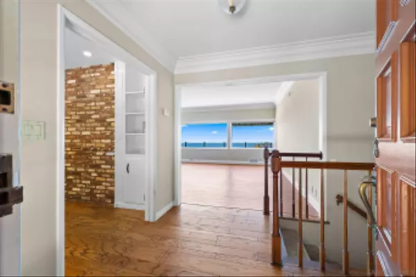 La Jolla, CA 92037,7330 Brodiaea Way