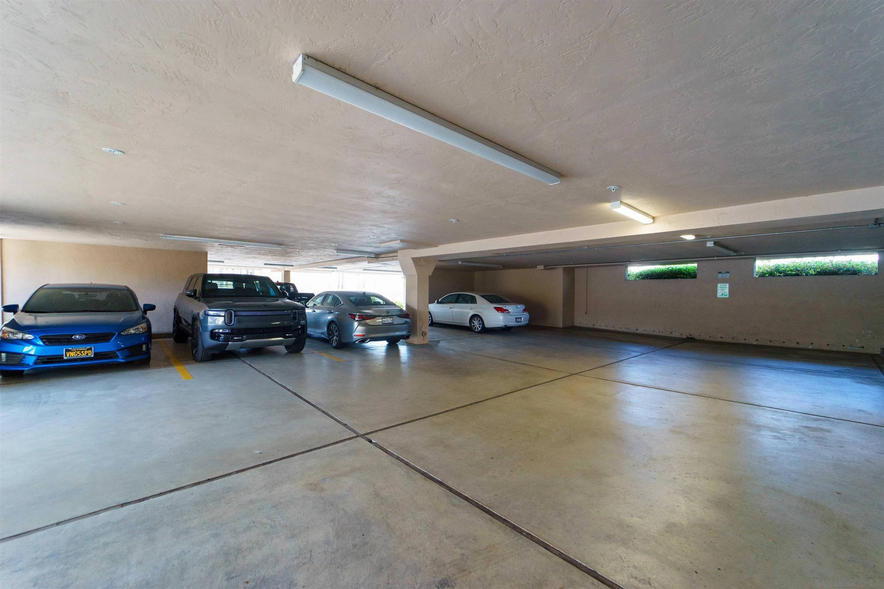 Carlsbad, CA 92008,1015 Chestnut Ave