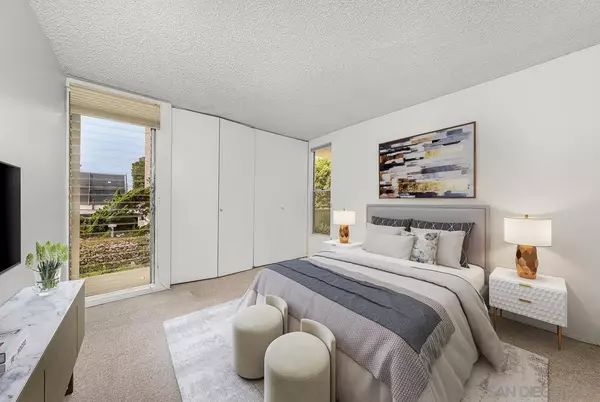 La Jolla, CA 92037,2510 Torrey Pines #212