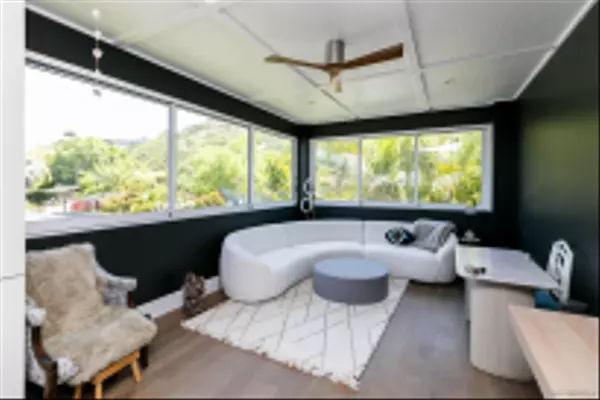 La Jolla, CA 92037,6429 Dowling Drive