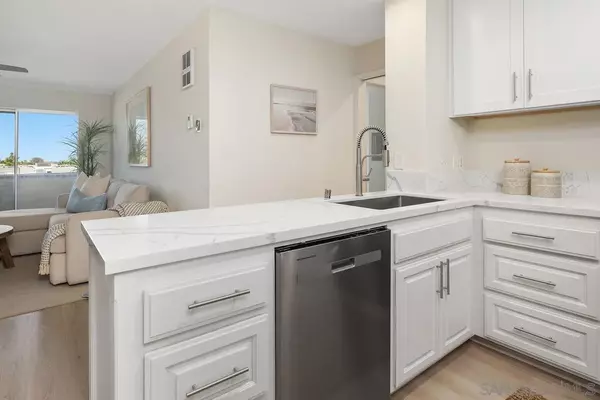 San Diego, CA 92109,1855 Diamond St #5-221