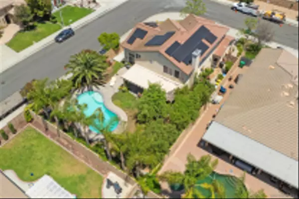 Corona, CA 88888,7387 Carrollton Pl