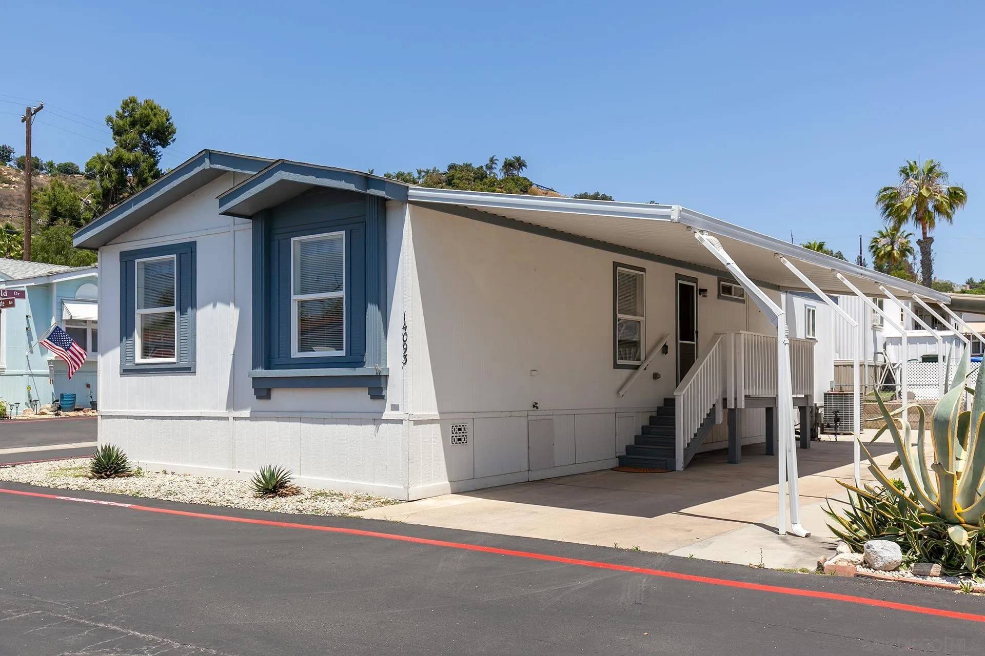Poway, CA 92064,14093 Pomegranate Ave #216