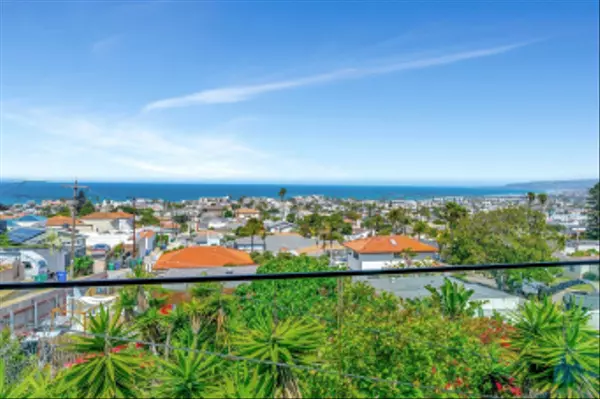 San Diego, CA 92107,4611 Santa Cruz Ave