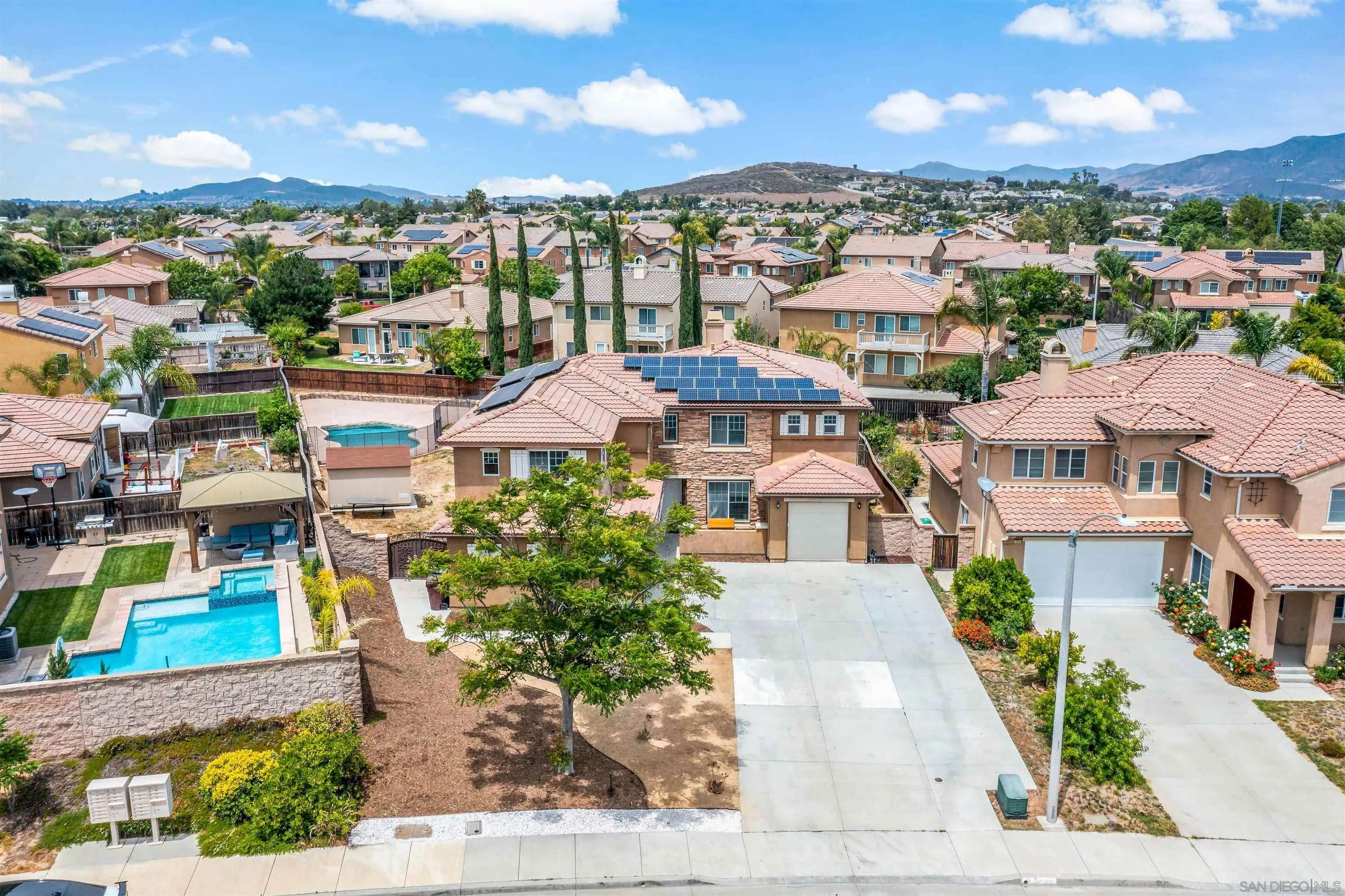 31528 Whitecrown Dr, Murrieta, CA 92563