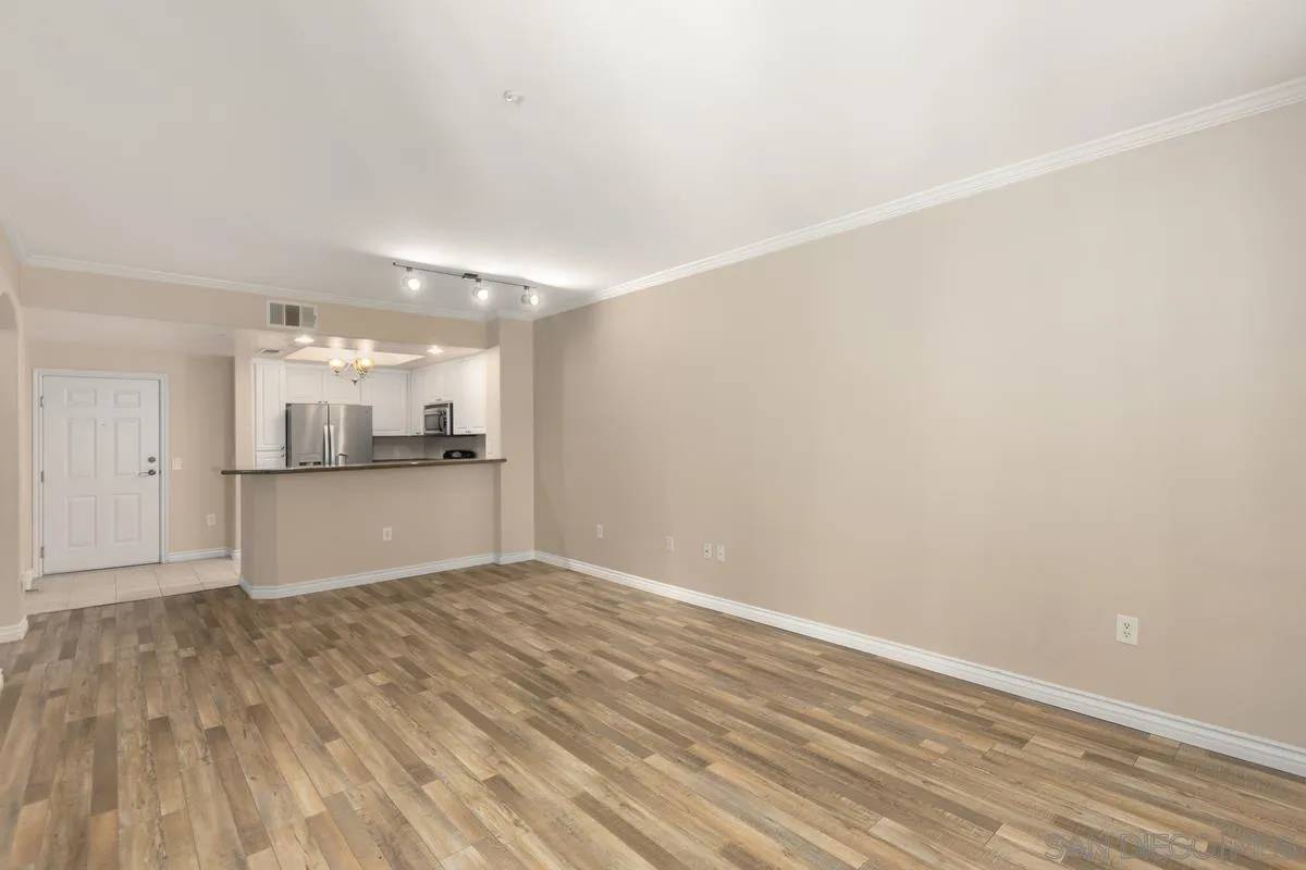 La Jolla, CA 92037,4165 Executive Dr #F208