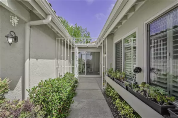 La Jolla, CA 92037,6375 Via Cabrera