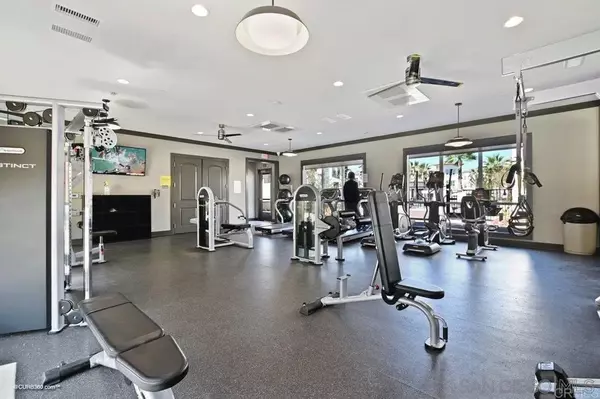San Diego, CA 92154,5150 Calle Sandwaves #27