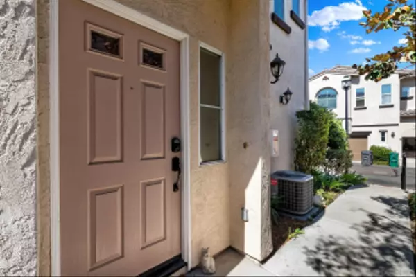 San Diego, CA 92131,10860 Ivy Hill Dr #1