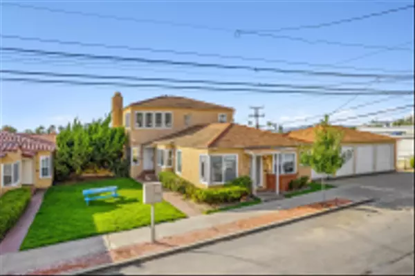 San Diego, CA 92107,1558-1564 Ebers St.
