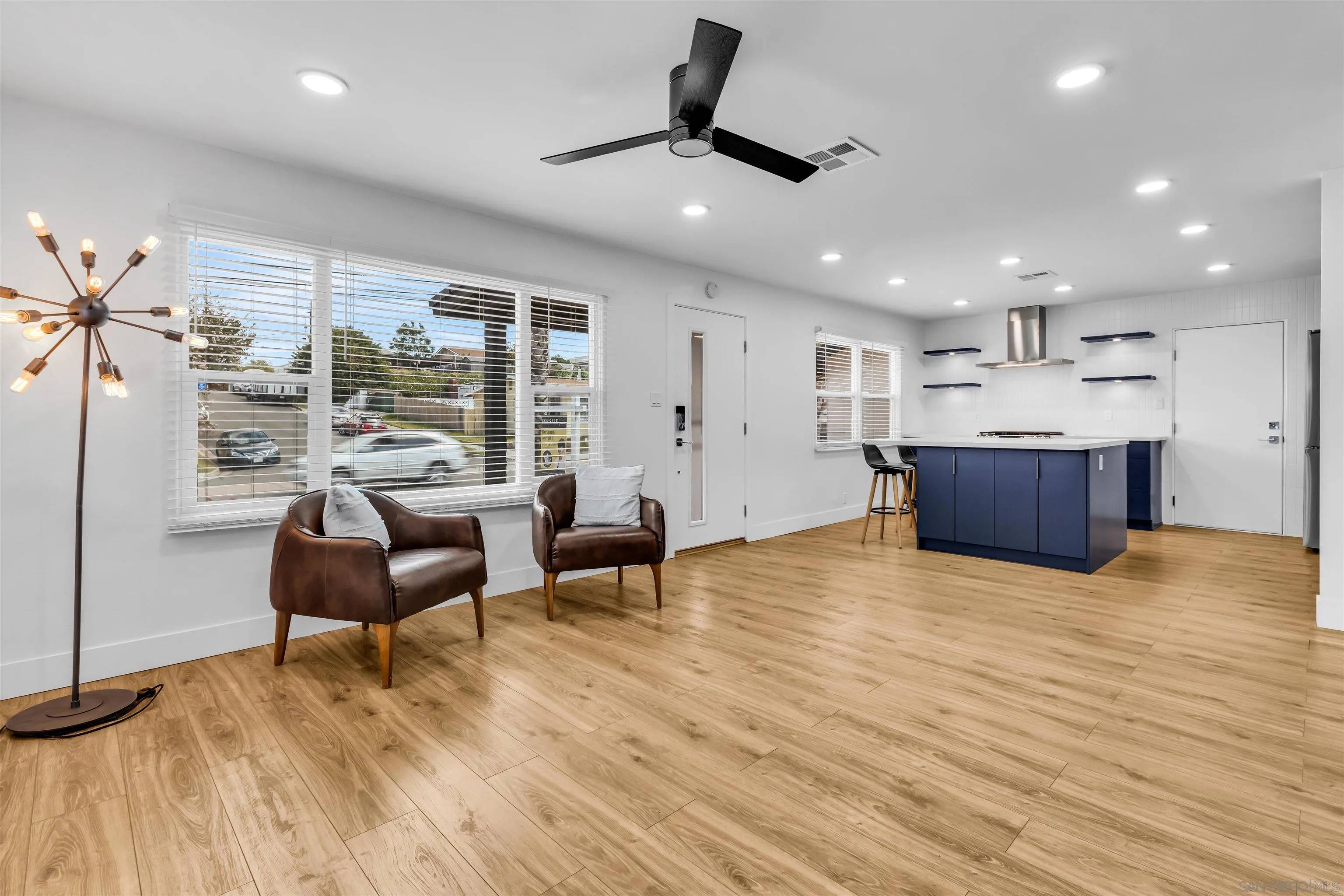 San Diego, CA 92105,2702 Ridge View Dr