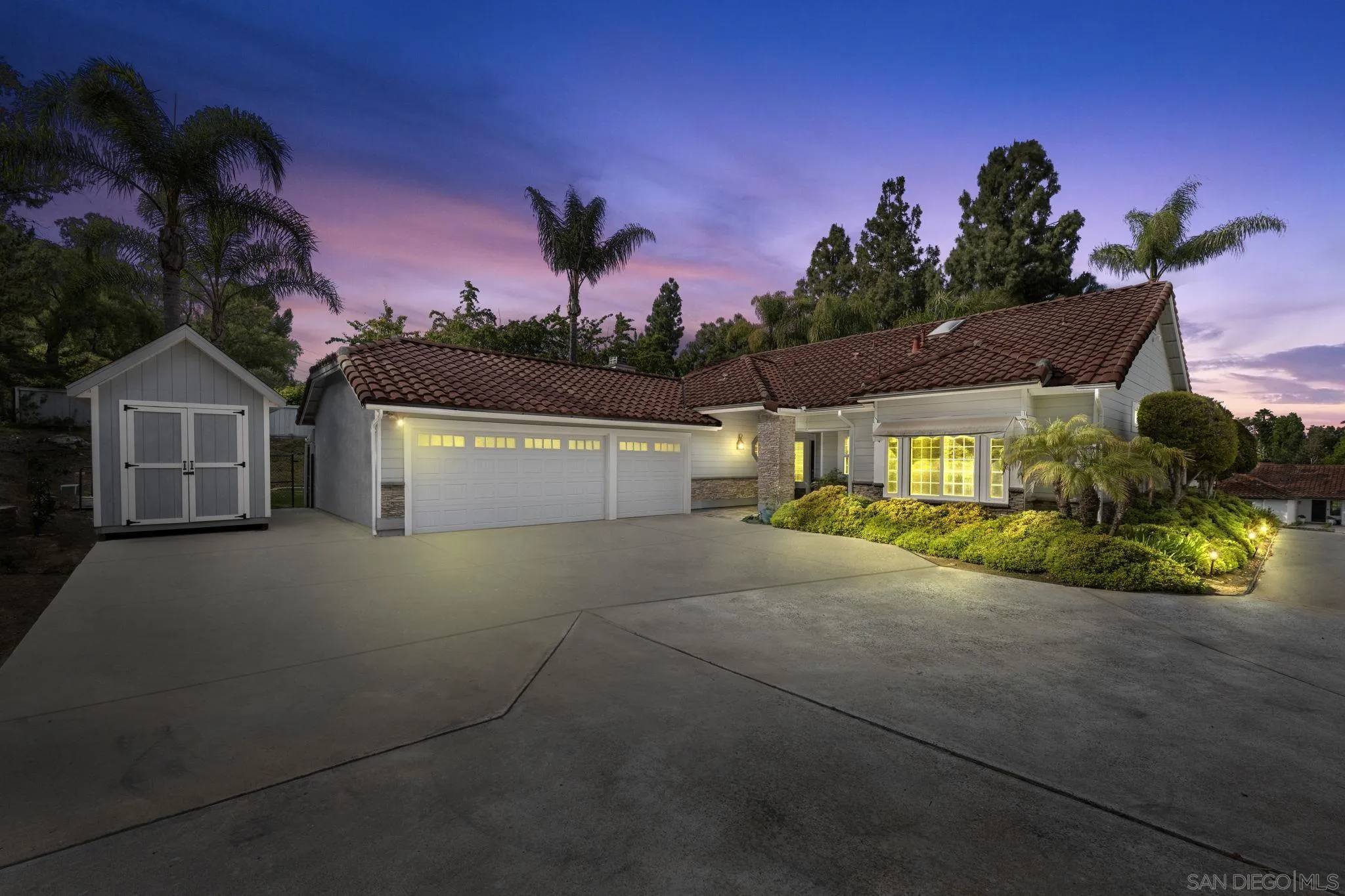 Escondido, CA 92029,2241 Willowbrook St