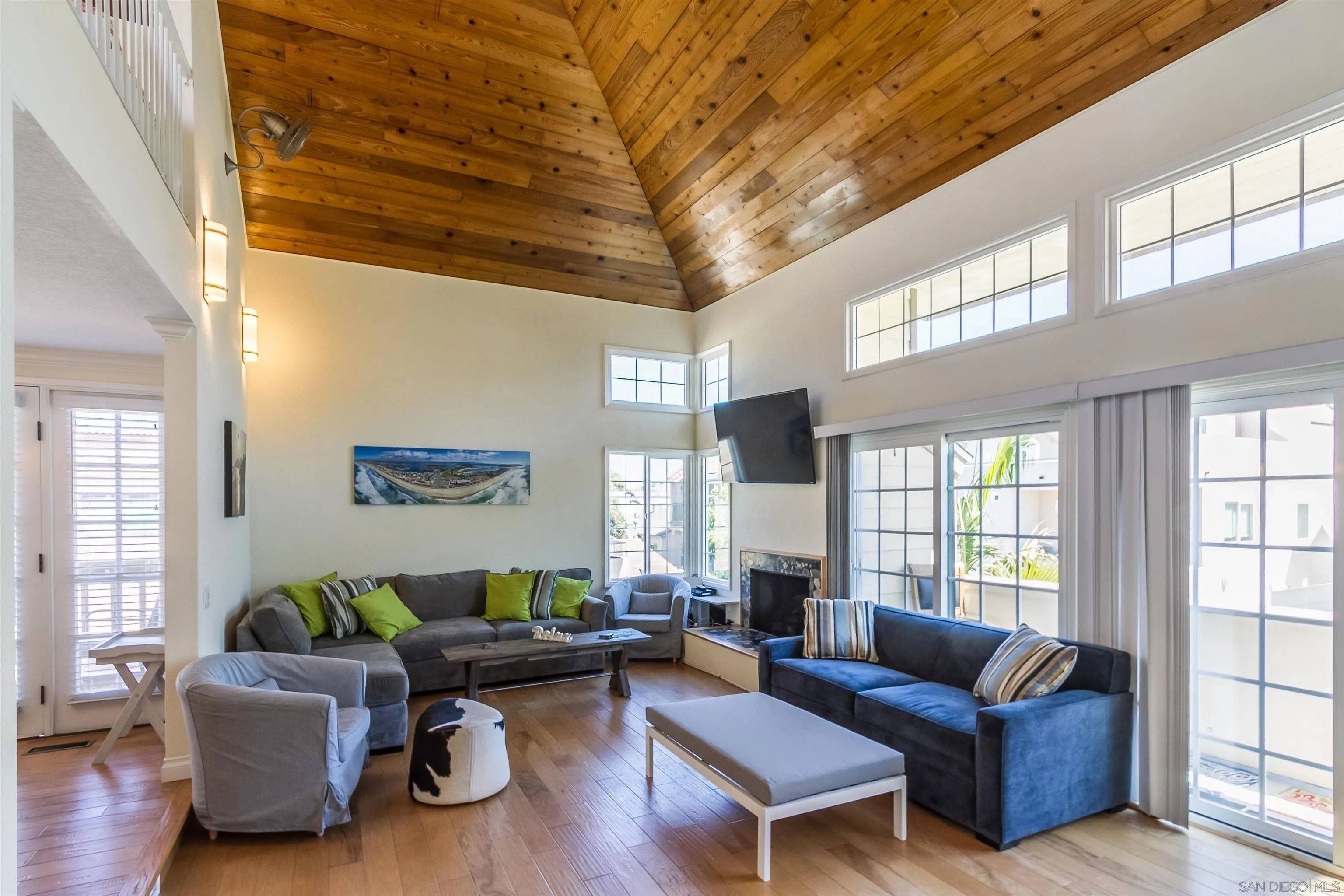 San Diego, CA 92109,728 Jamaica Ct
