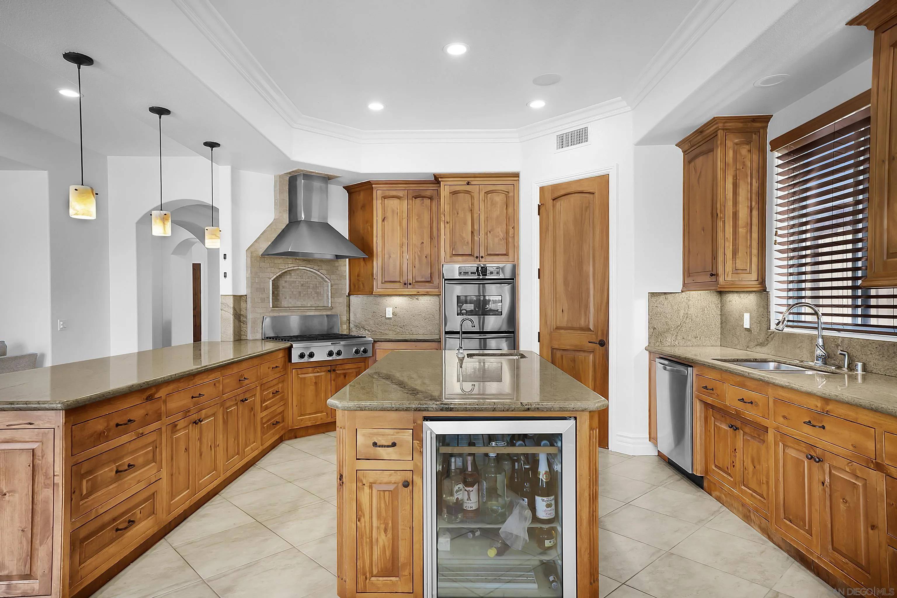 Murrieta, CA 92562,42425 Ivy Street