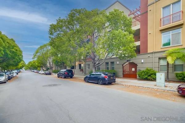 San Diego, CA 92108,8211 Station Village Lane #1109