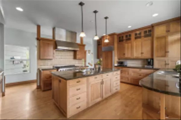 Fallbrook, CA 92028,6132 Rainbow Heights Rd