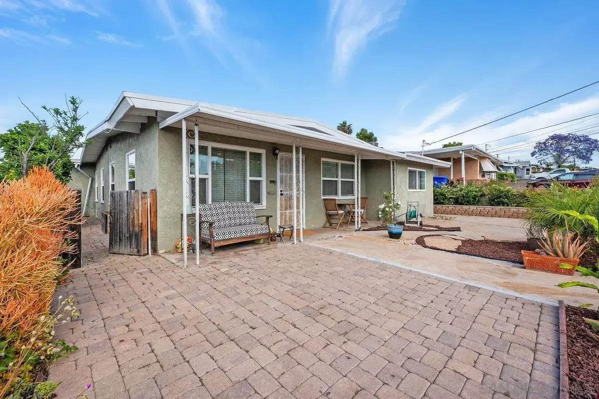 San Diego, CA 92115,3861 Demus St