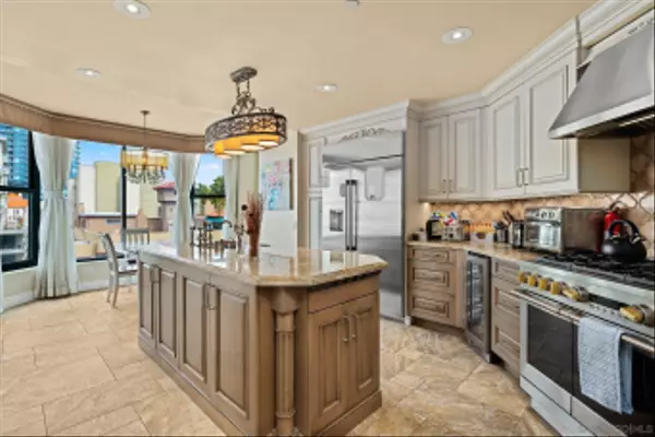 San Diego, CA 92103,2500 6th Ave #501